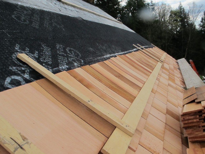 guide for installing a cedar roof