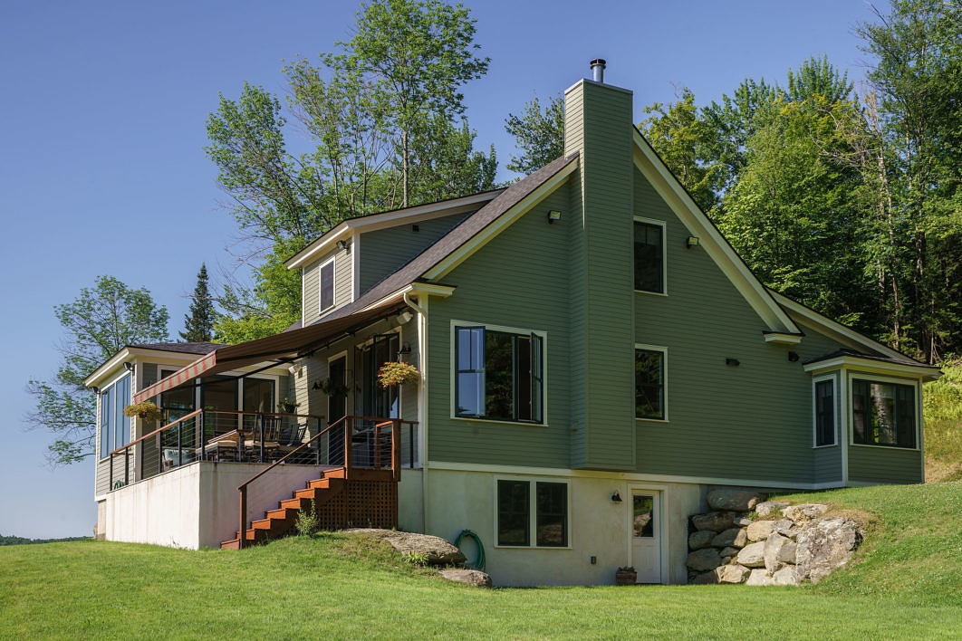 contemporaryfarmhousemiddlesexvermontexterior3 Labrador Builders