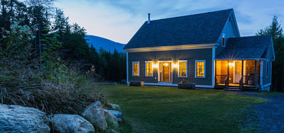 Exterior view of cape-style home in Middlesex, Vermont