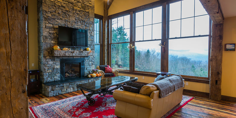 Great room in western style lodge home in Waterbury, Vermont