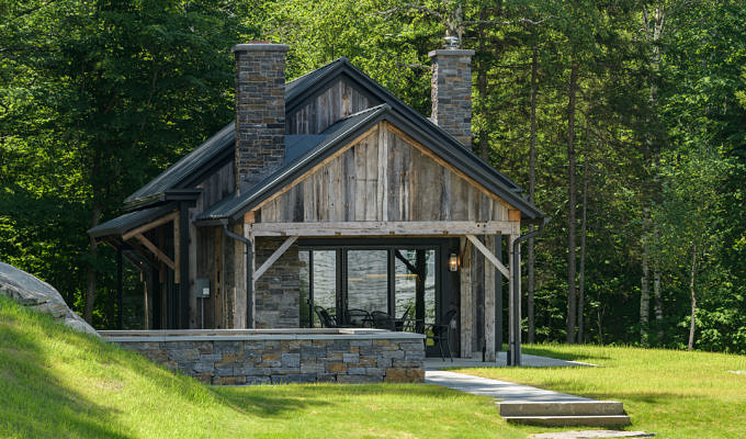 Exterior of guest house in Warren, Vermont